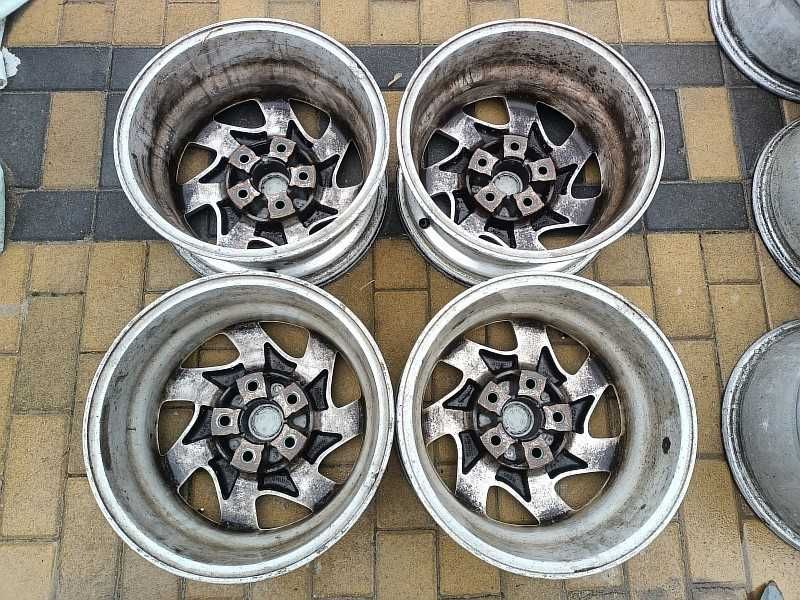 Продам оригинальные легкосплавные диски на Nissan Maxima