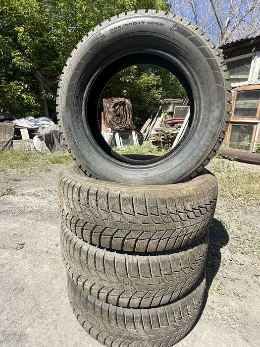 Резина 225/60R17 Triangle