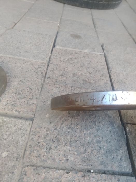 Продам флянцы новые