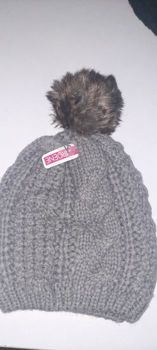 Caciuli dama tricotate