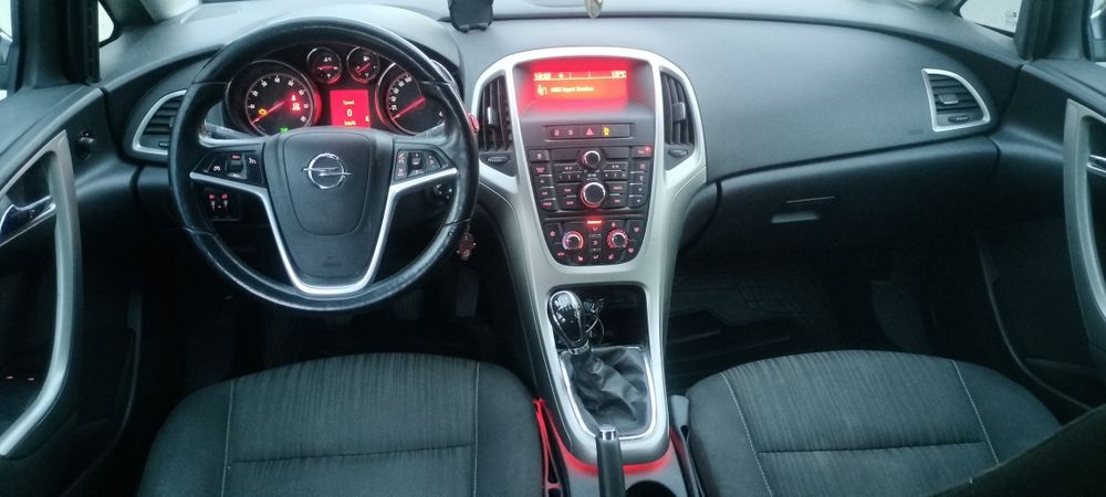 OPEL Astra 2011 — imagine 4