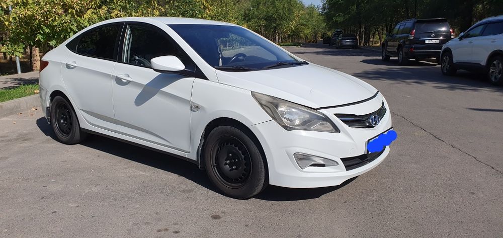 Hyundai accent 2014 год
