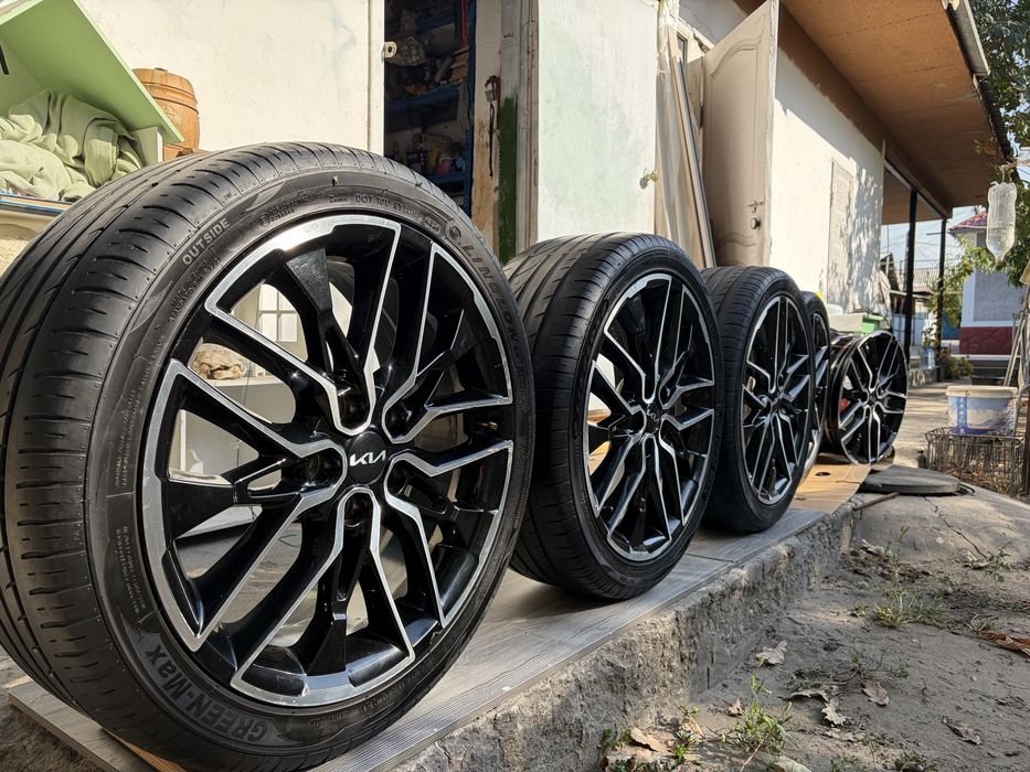 Диски R19 на Kia K5 оригинал 5шт