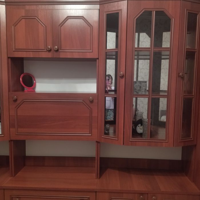 Продам стенку. В Хорошем состоянии.