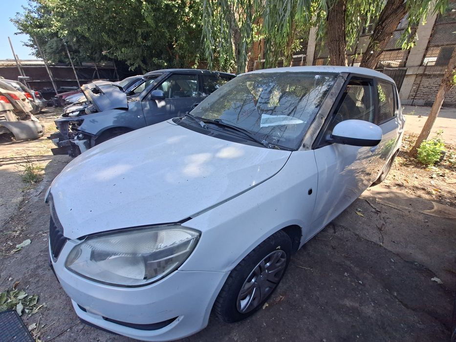 Dezmembrez Skoda Fabia 2  1.2 Benzina 2011 CHFA BZG