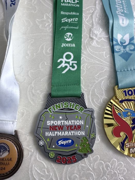 Медали.Алматы марафон медали. Марафон медали