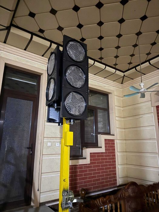 СВЕТОФОРЫ - транспортные пешеходные диаметром 300 мм (ЗАВОДСКИЕ)