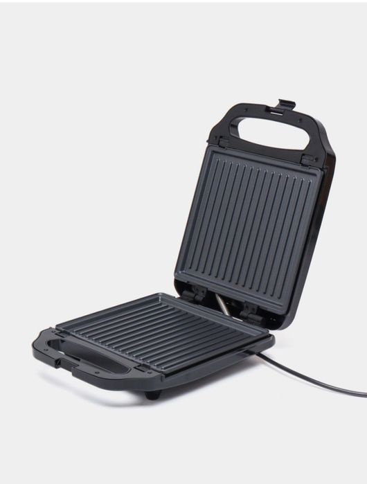 Мультифункциональная вафельница Sonifer sf 6087 имеет три сменных пары