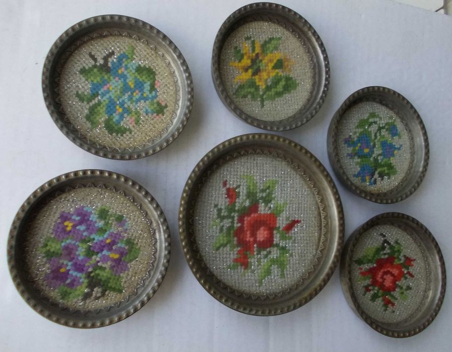 6 farfurii vechi din metal cu goblen