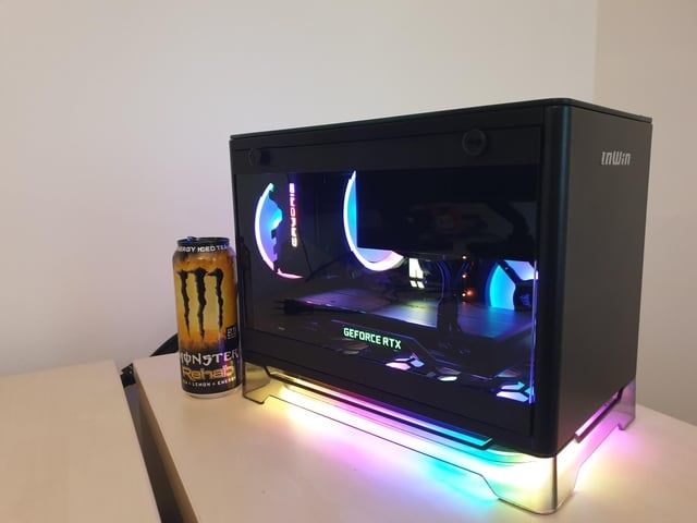 Carcasa gaming In Win A1 Plus Mini ITX RGB sursa 650W certificare Gold