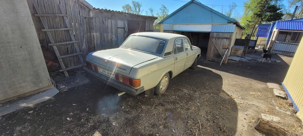 Автомобиль Волга ГАЗ-31029.