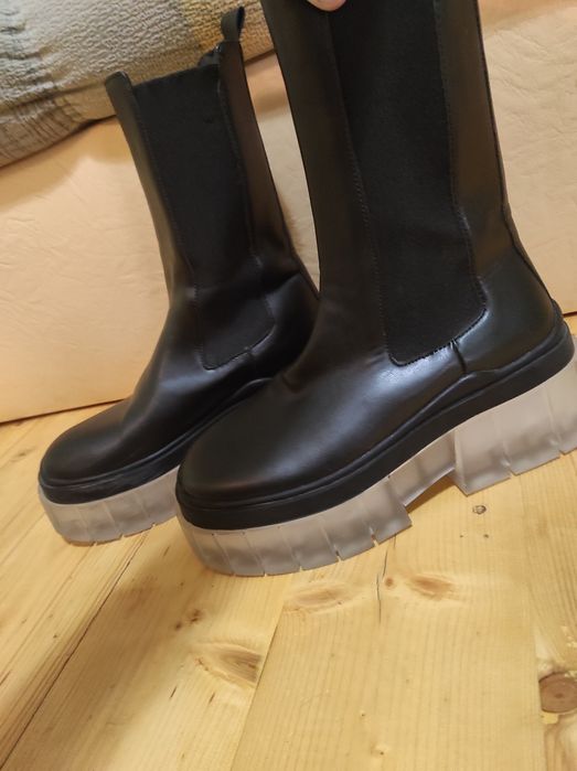 Ghete bocanci Bershka