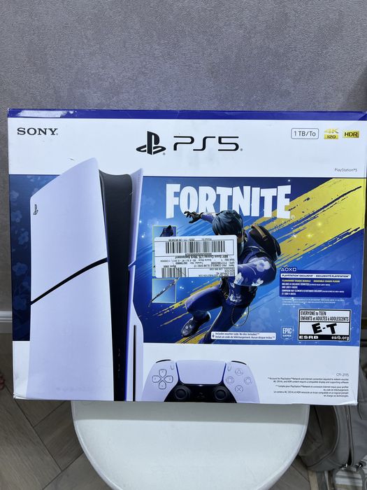 срочно продам плейстейшн новый