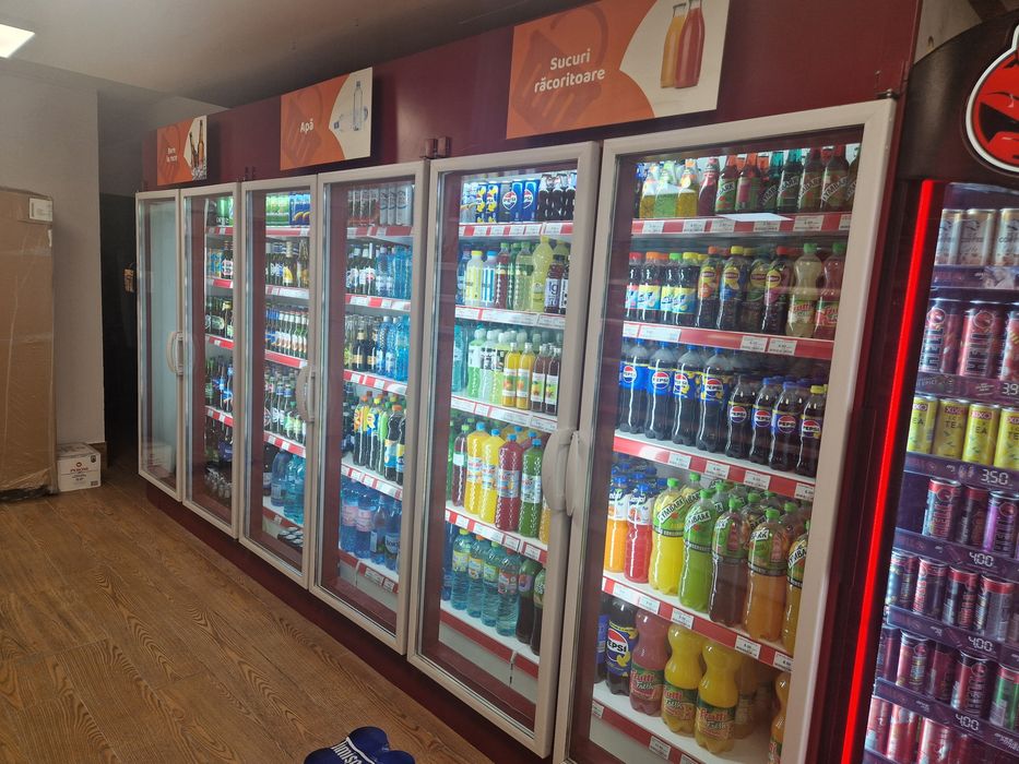 Vand rafturi vitrine magazin alimentar