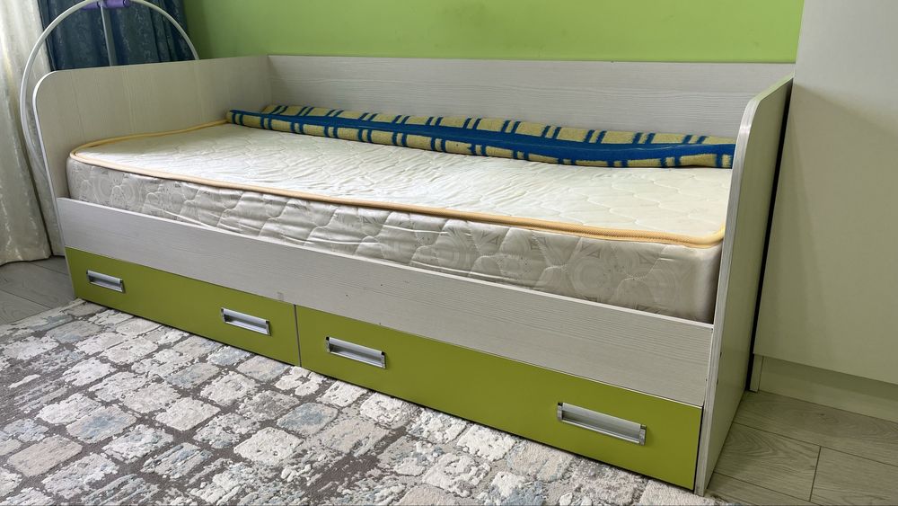 Кровать подростковая с матрасом