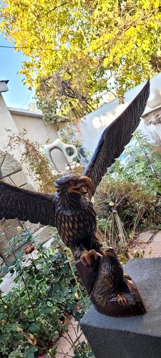 Орел с орлёнком из дерева раритетный