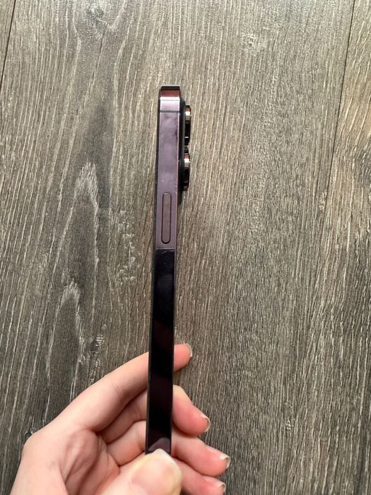 Продам айфон 14 про