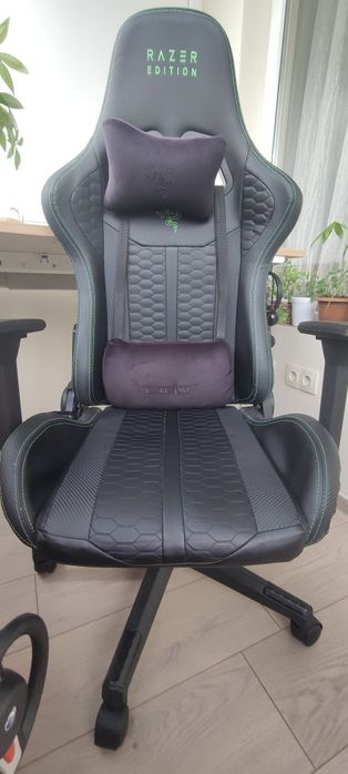 Геймърски стол Razer