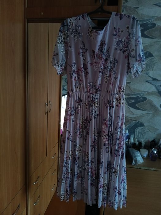 Продам новые платье,в отличном состоянии,одевала один раз состоянии