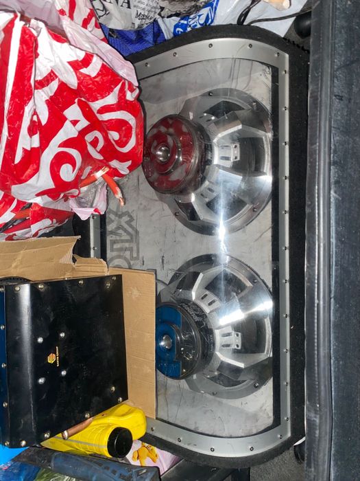 Продам сабвуфер играет хорошо