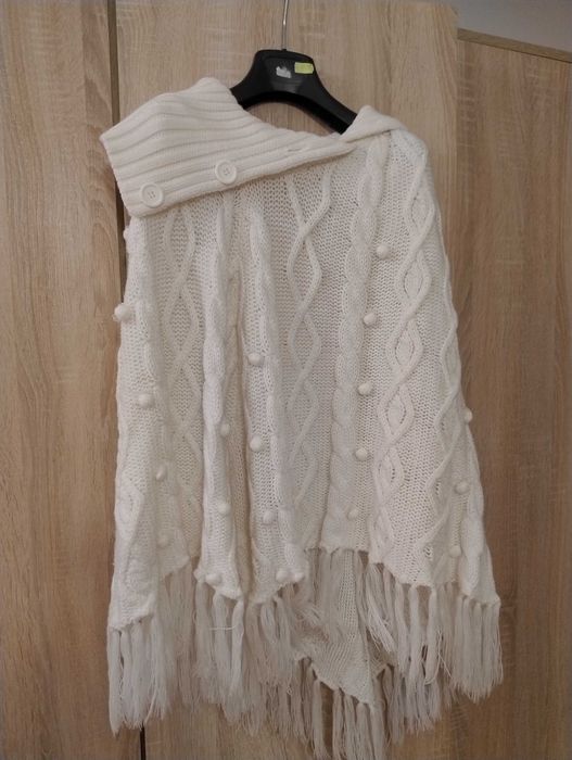 Poncho C&A dama alb