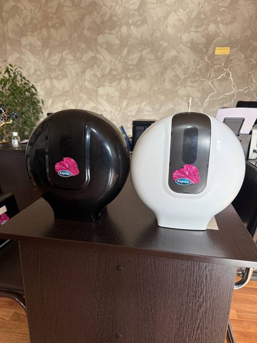 Диспенсер Аппараты (для туалетной бумаги, салфеток, полотенец)