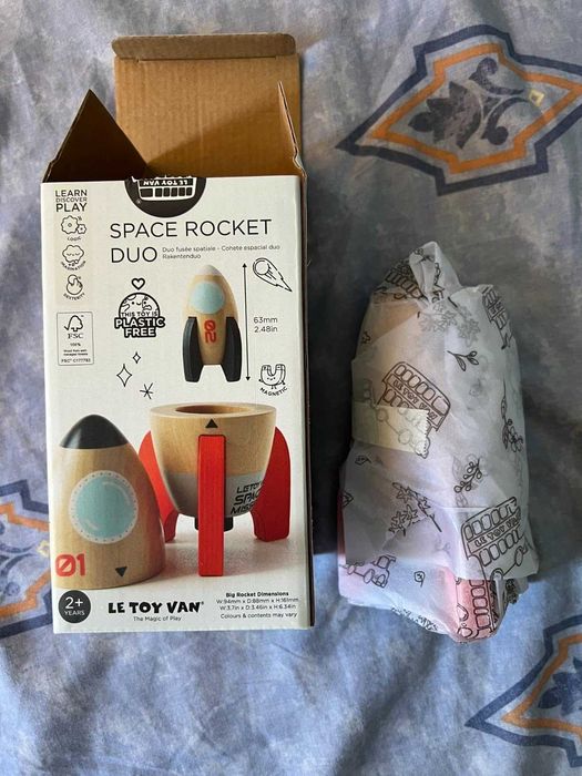 Дървена космическа дуо играчка със скрита мини ракета за малки деца