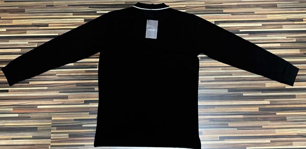 Vând bluza noua de bărbați calitate premium