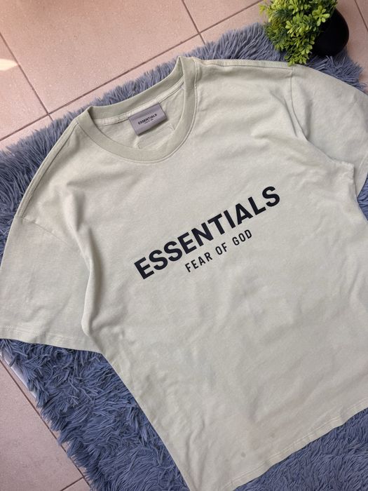 Тениска Fear of God ESSENTIALS