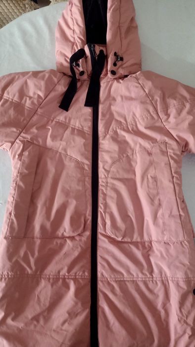 Продам куртку на девочку