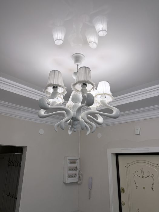 Продается люстра