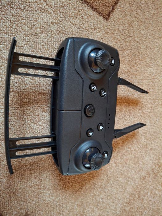 Продавам дрон с камера