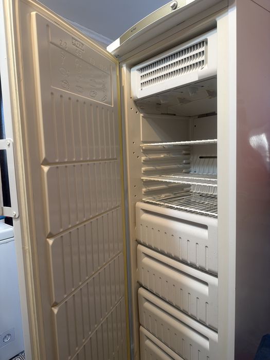 Продам морозильник