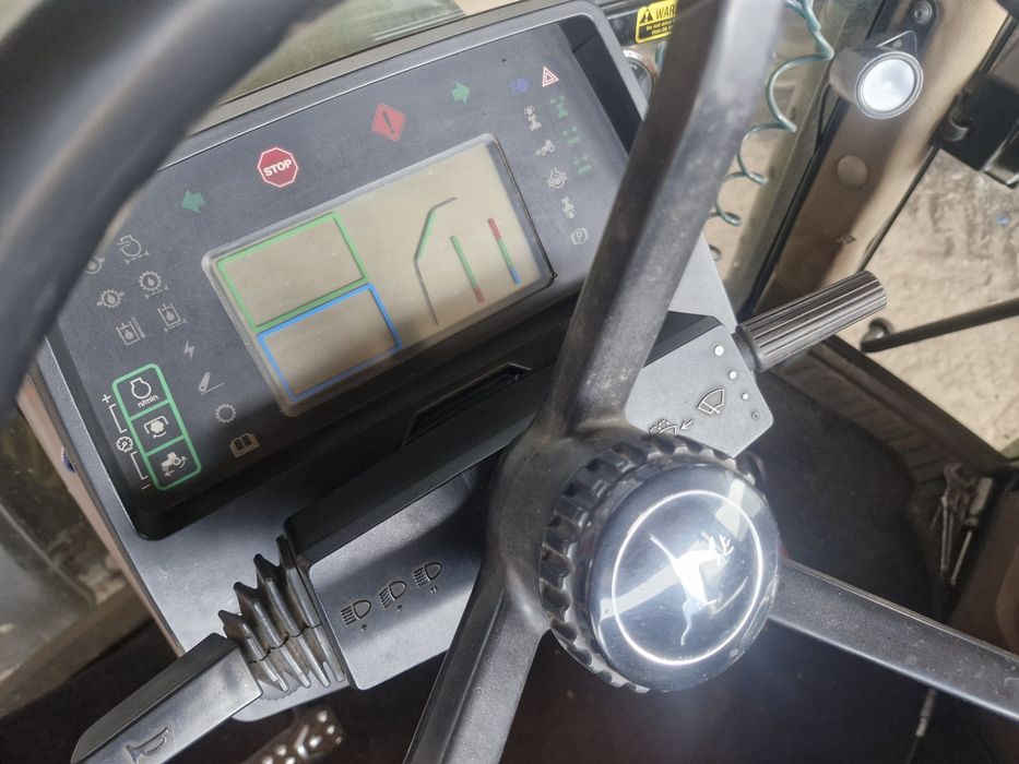 Продавам трактор John Deere 7800 в перфектно състояние