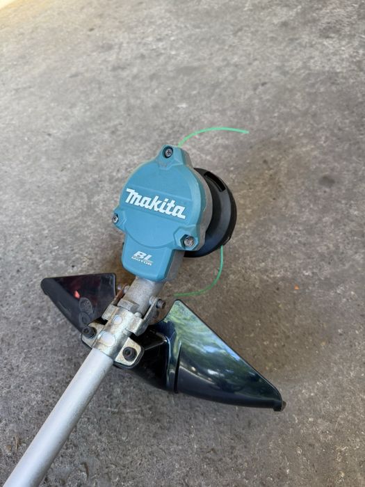Тример за трева Makita