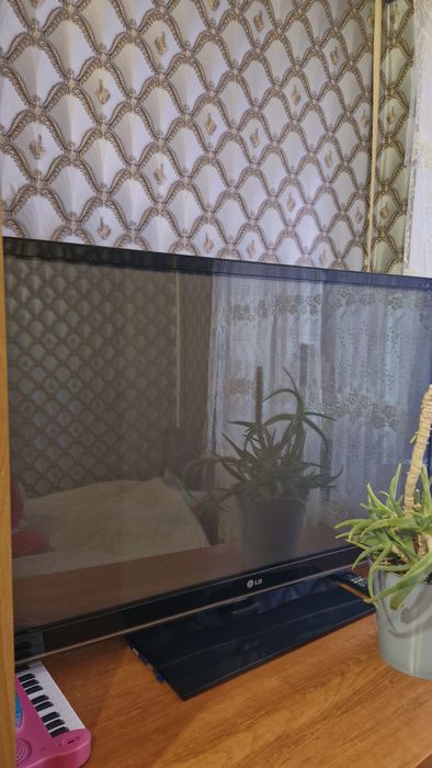 Продам 2 рабочих телевизора