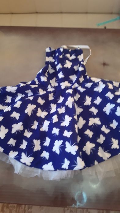 Продам платья для девочек