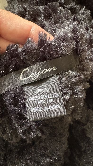 Комплект шал и шапка нови