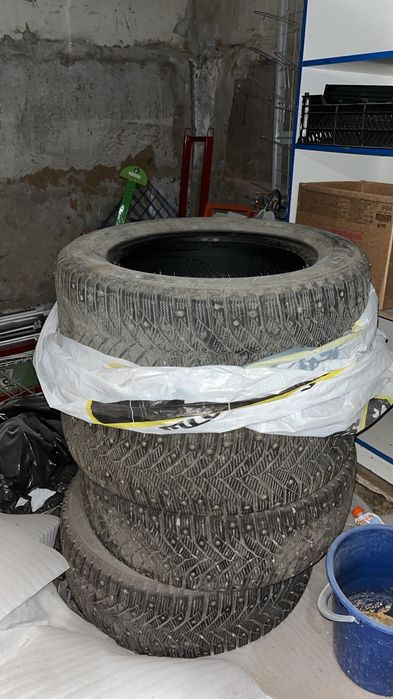 Продам зимние шины 215/60R16