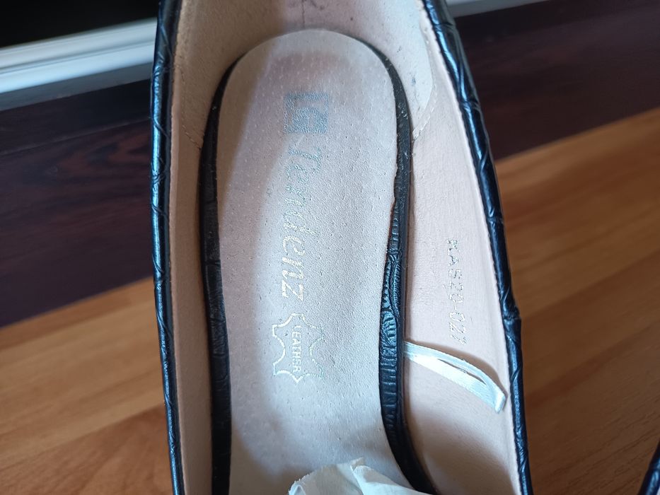 Елегантни обувки на ток