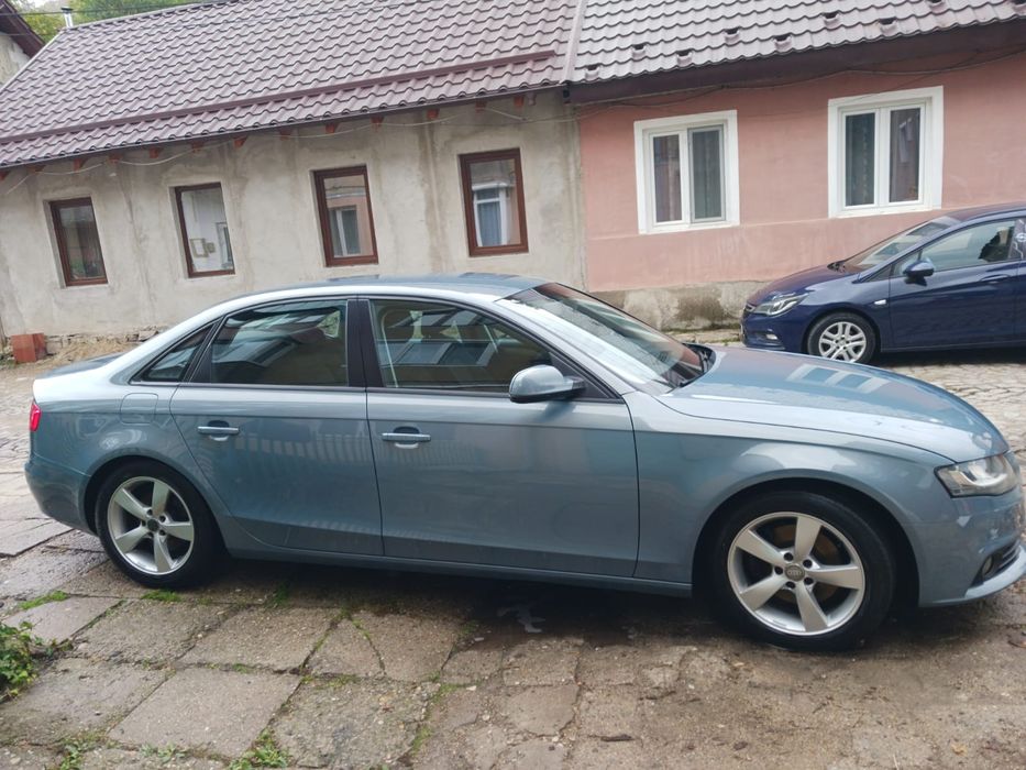 Vând Audi A4 din 2011