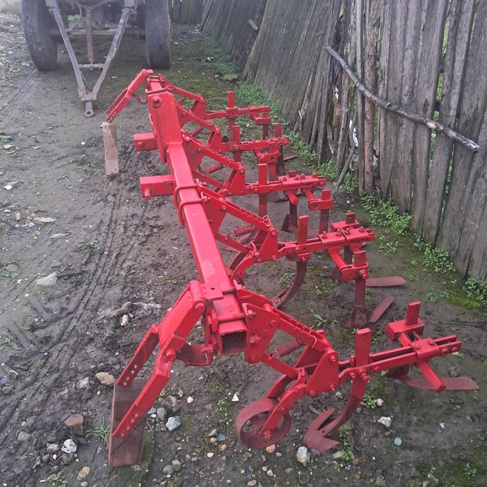 cultivator prasitoare