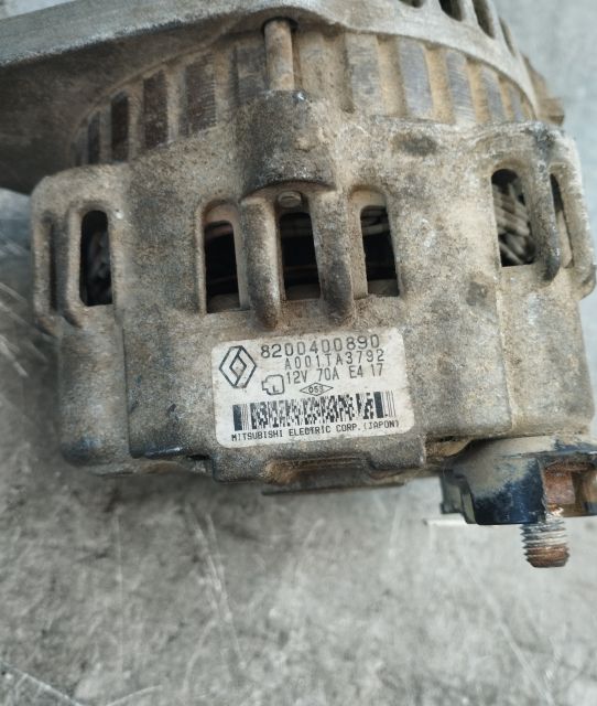 Alternator 8200400890 Dacia Logan prima generatie