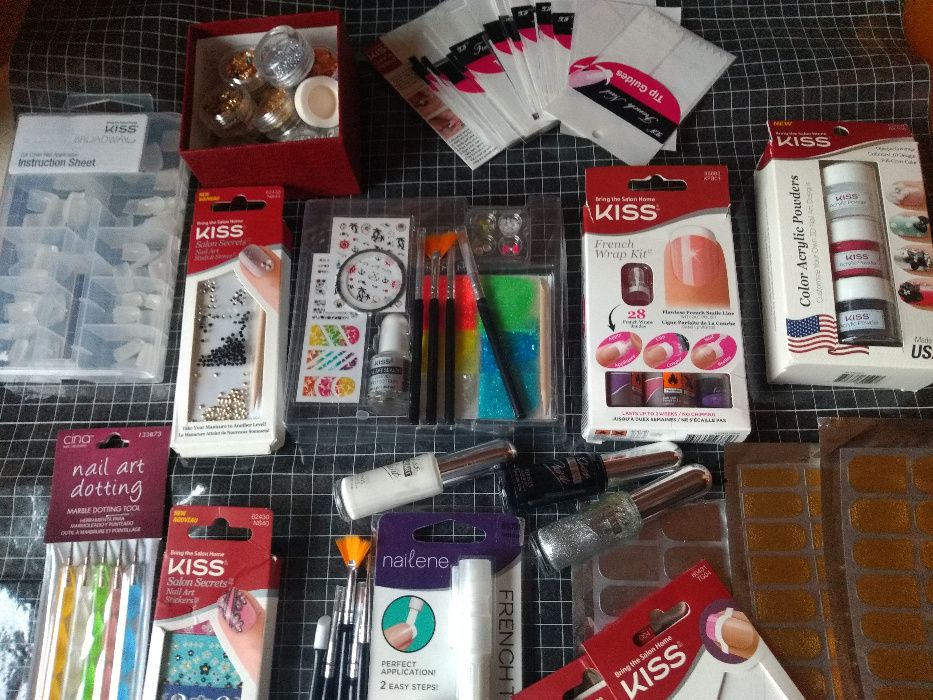 Огомен лот за нокти