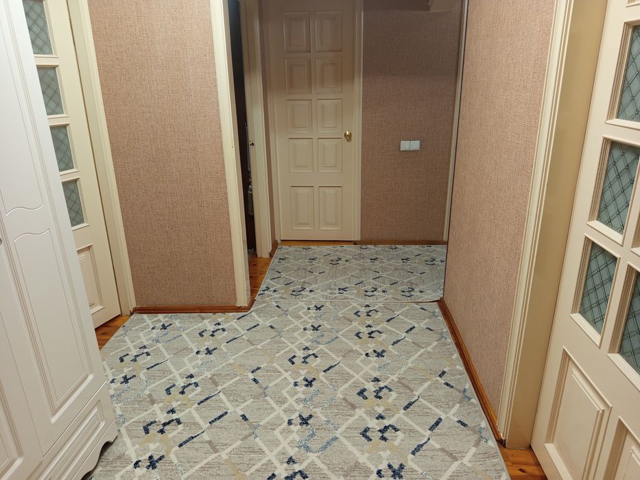 4 etajli domni 4 etajli. 3 xonali uy