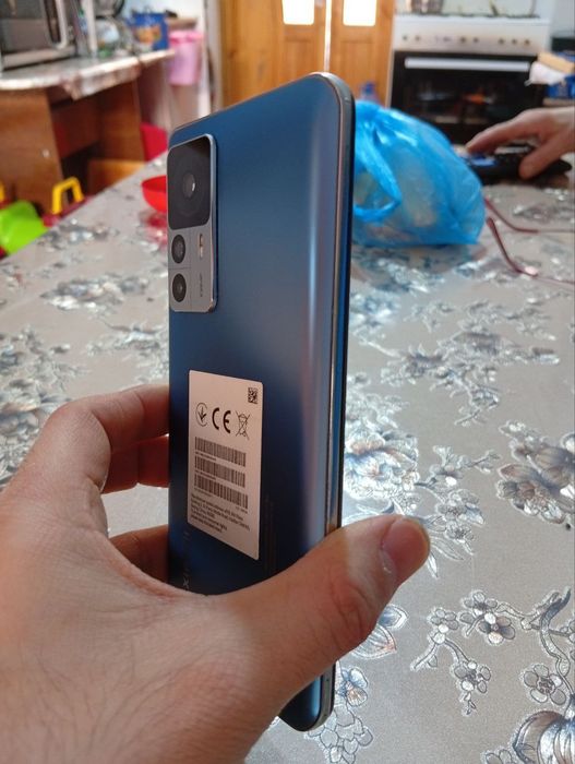 Xiaomi 12T yaxshi xolatda pul zarur