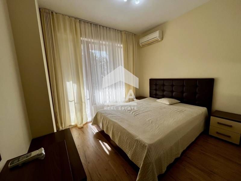 Двустаен, обзаведен, югоизточен апартамент за продажба, с морска панор