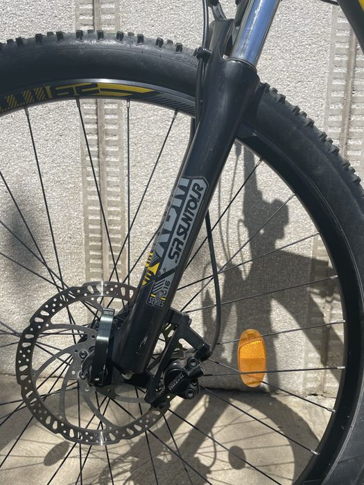 Vând bicicleta Genesis