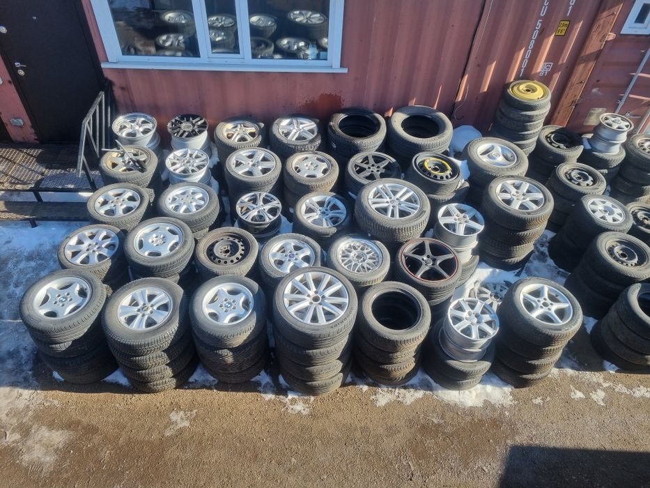 Колёсные диски на авто.