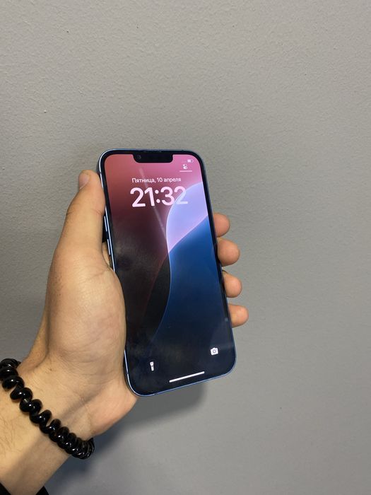 Срочно продаю айфон 13